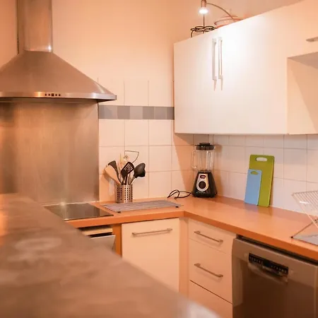 Duplex Familial Proche Et Commerces Апартаменты