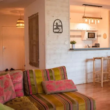 Duplex Familial Proche Et Commerces Апартаменты *